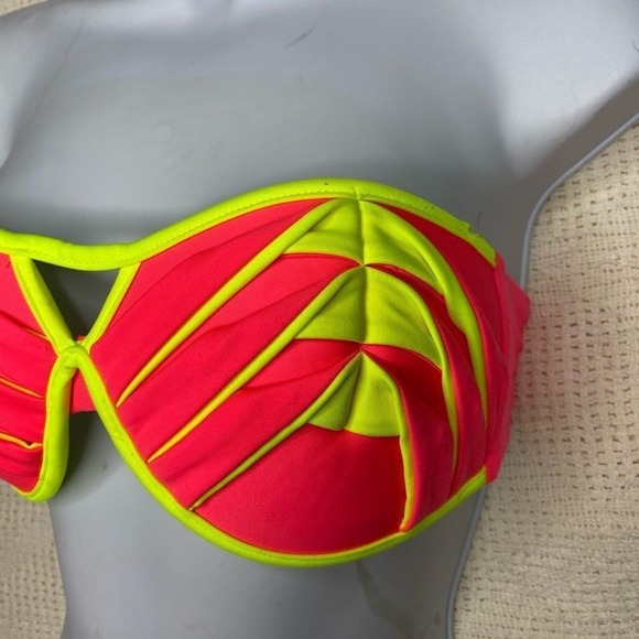 Beach Bunny Lunar Padded Underwire Bandeau Bikini Top - Picture 6 of 8
